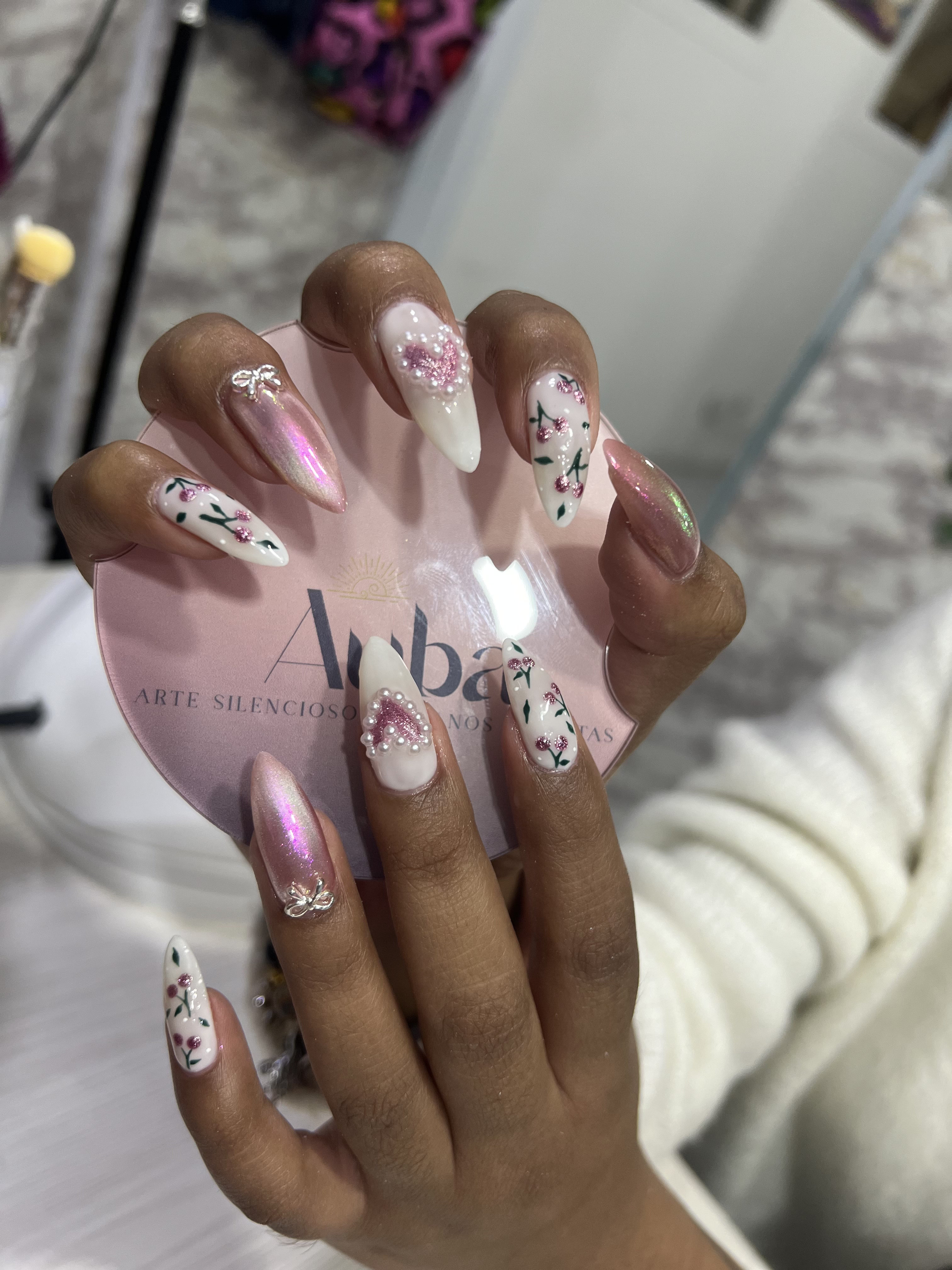 Tratamiento de manos spa rejuvenecedor - AUBA Beauty Studio